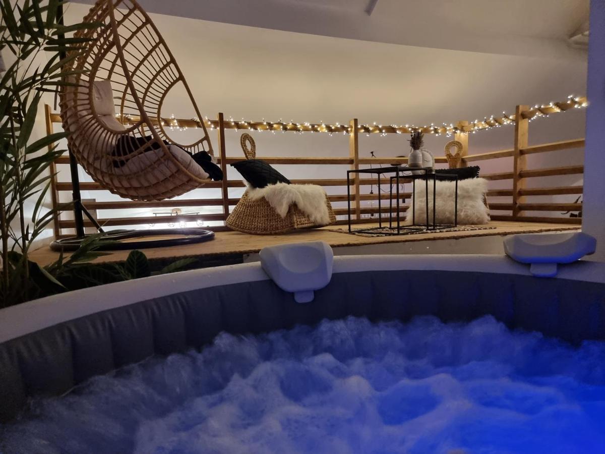 La Story Lodge *