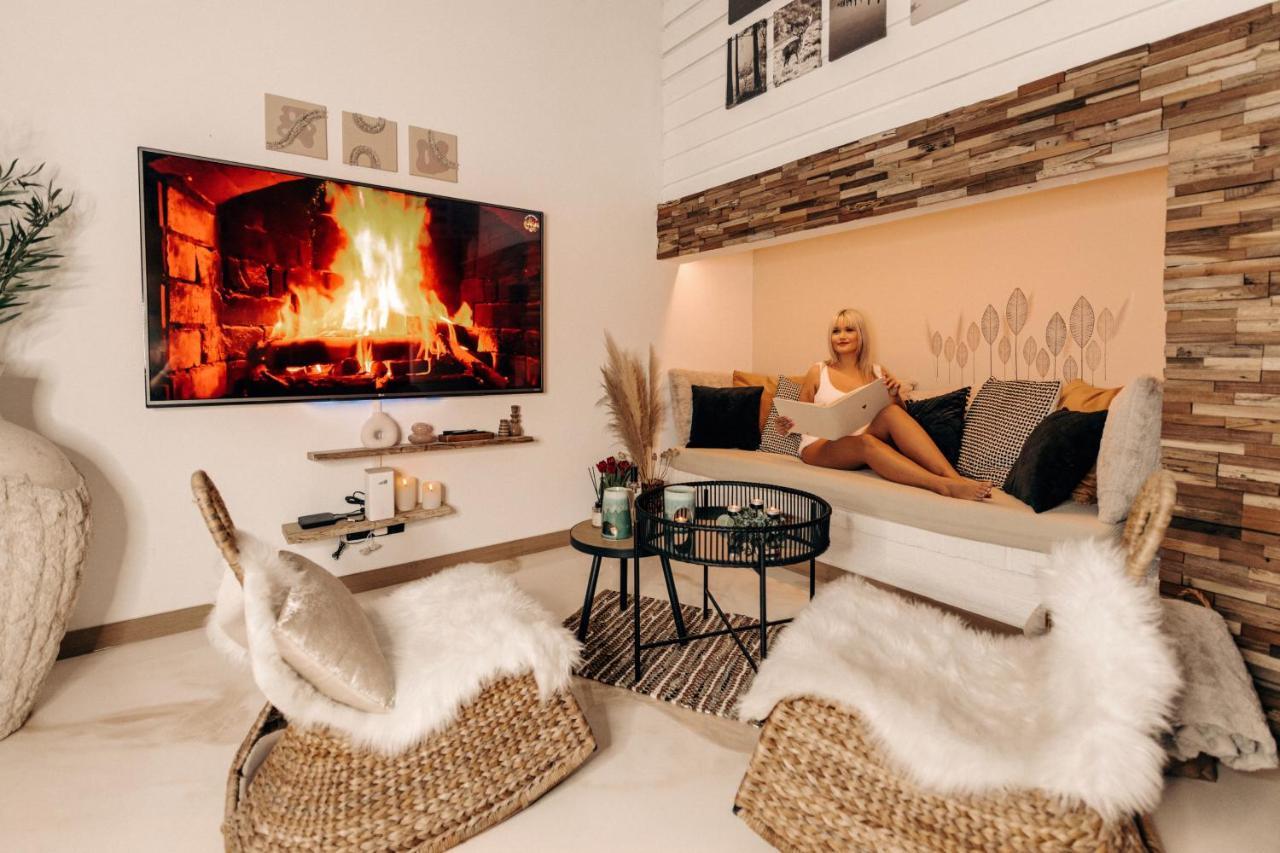La Story Lodge *